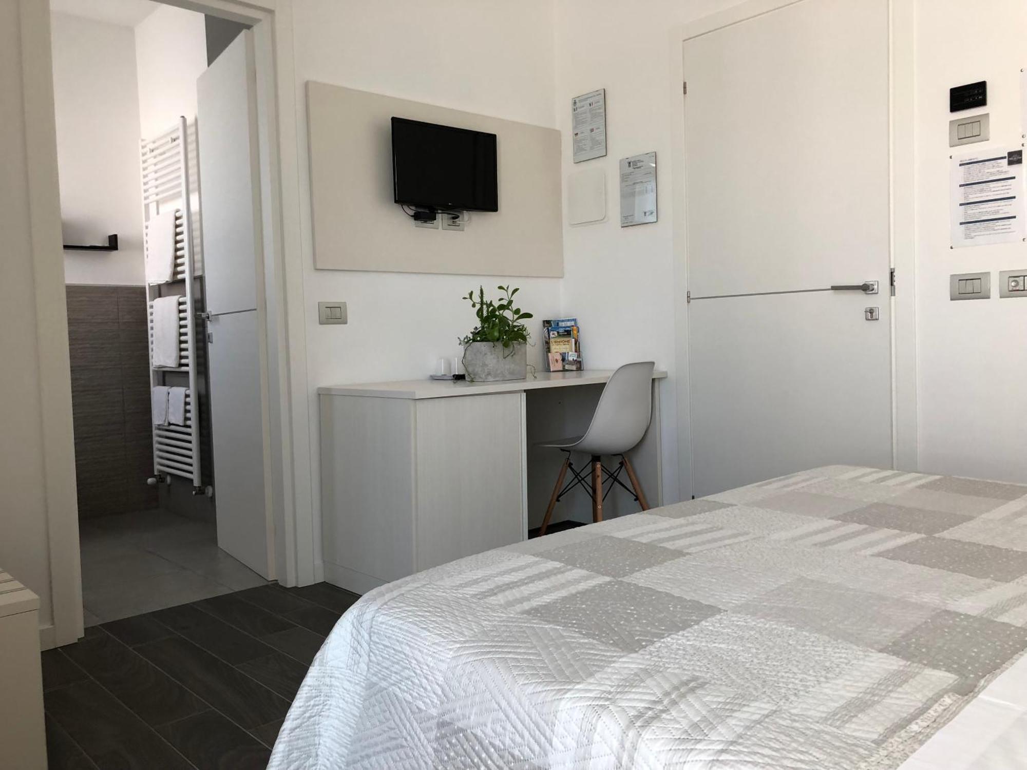 B&B Villa Del Lago Desenzano del Garda Buitenkant foto