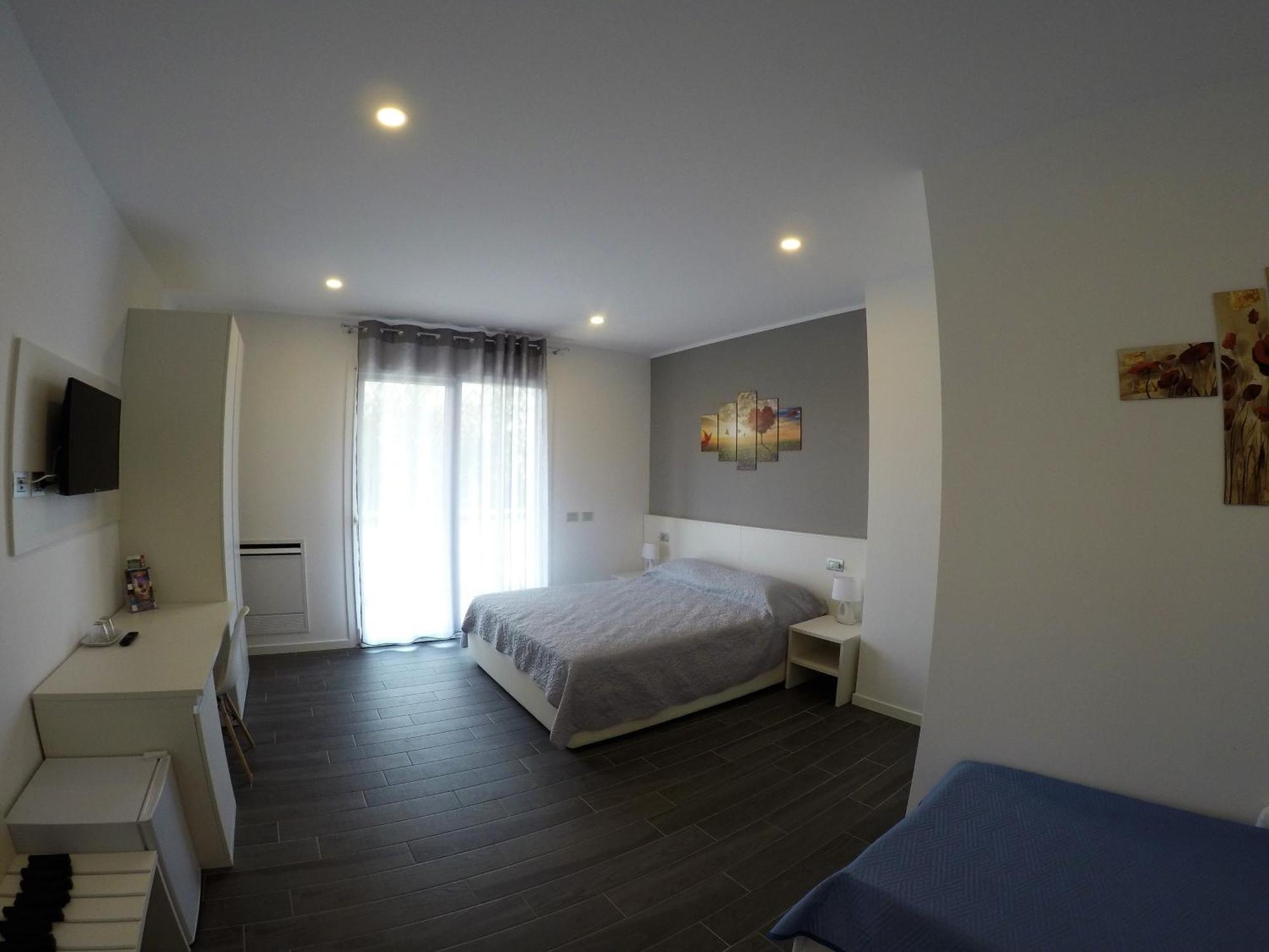 B&B Villa Del Lago Desenzano del Garda Buitenkant foto