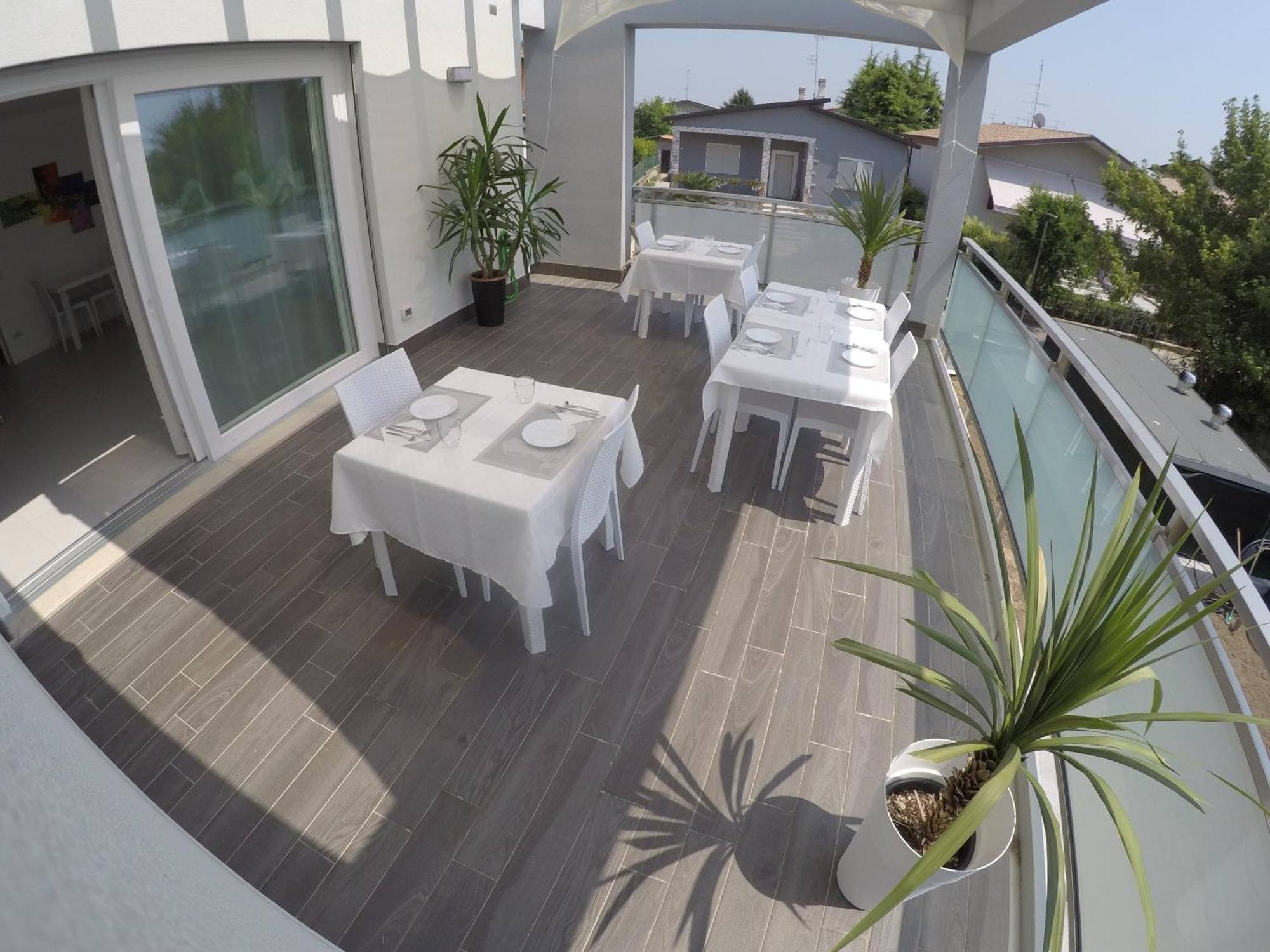 B&B Villa Del Lago Desenzano del Garda Buitenkant foto
